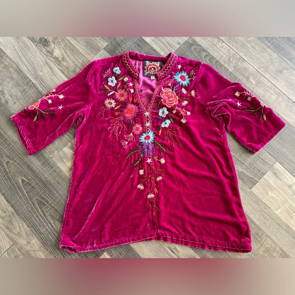 Johnny Was Los Angeles ULLA VELVET EASY V‑NECK BLOUSE